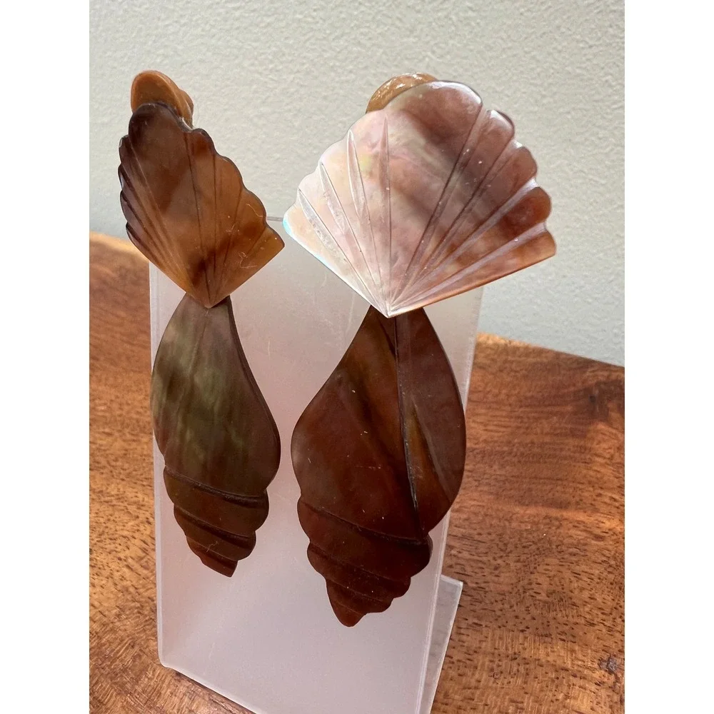 Vintage Shell Clip On Drop Earrings Brown Iridescent Carved Nautical Boho Dangle